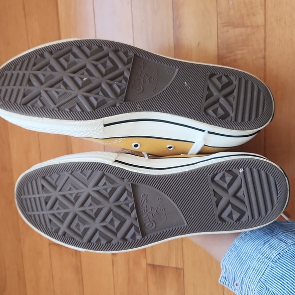 Converse Hightops - Picture 6 of 6